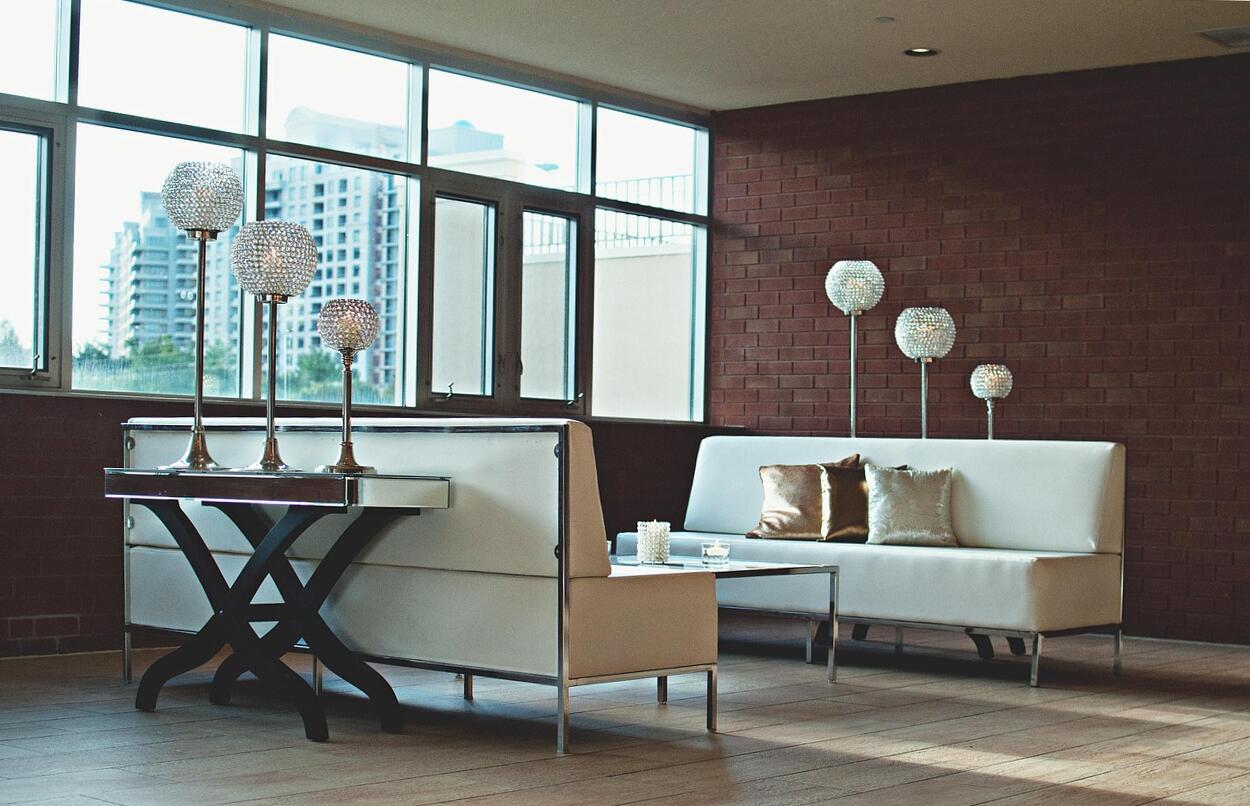 sötétbarna szín lakberendezés