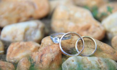 eljegyzési gyűrű karikagyűrű